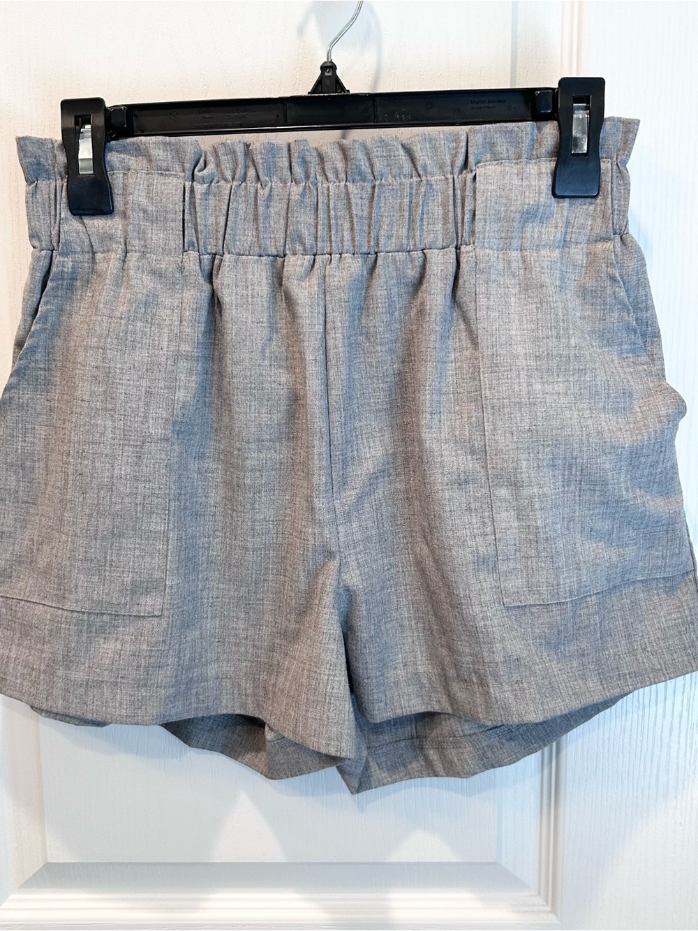 Streetwear Society Women’s Size MD Gray Pull On “Paperbag” Shorts With Pockets